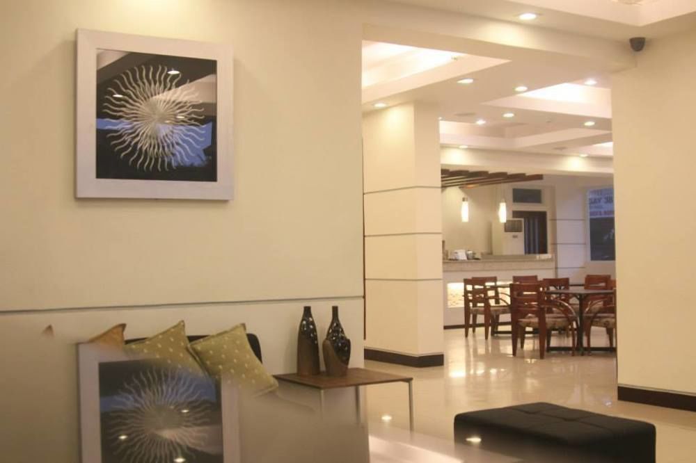 באקולוד Negrense Suites מראה חיצוני תמונה
