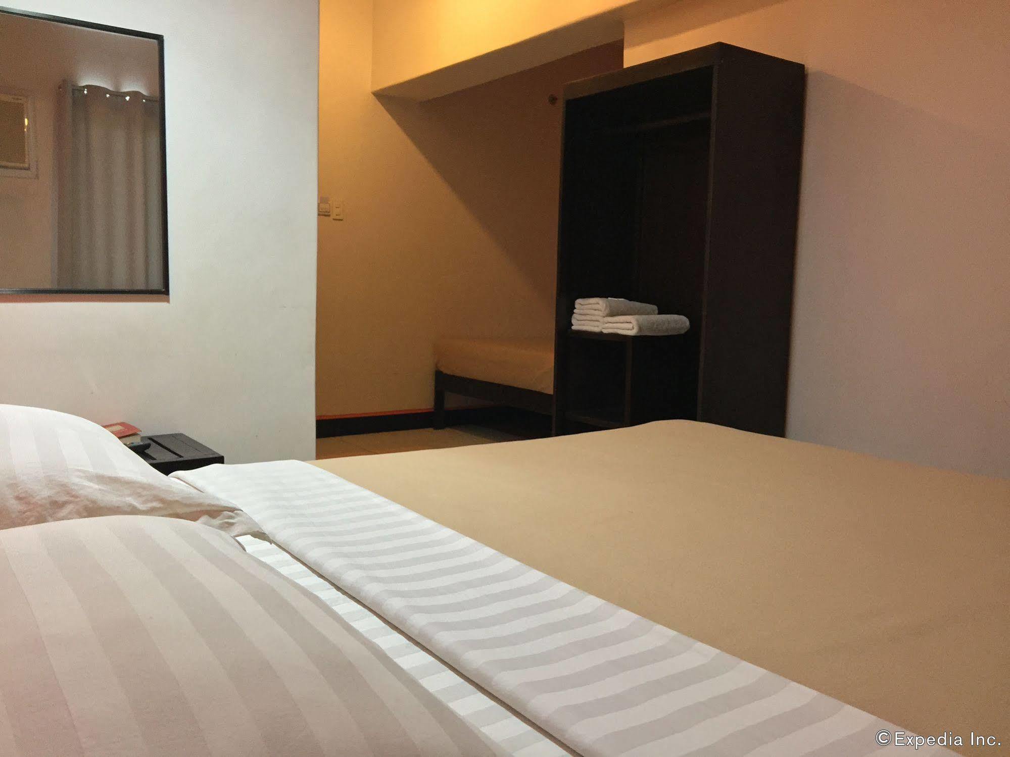 באקולוד Negrense Suites מראה חיצוני תמונה